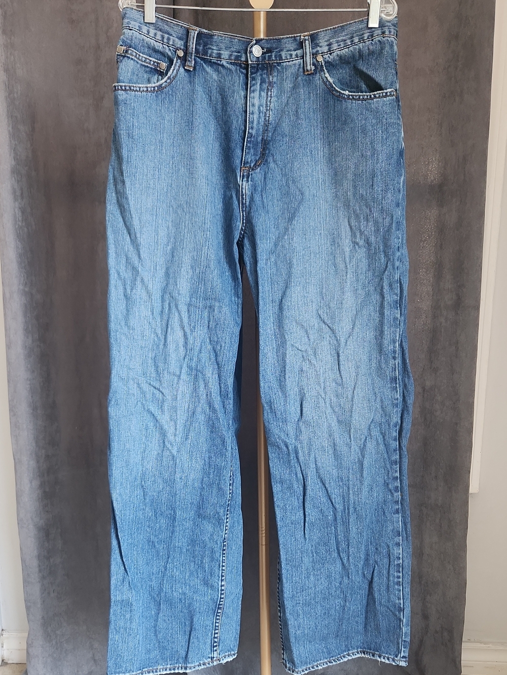 Classic Men's Blue Jeans - Timeless Straight Fit 34x32